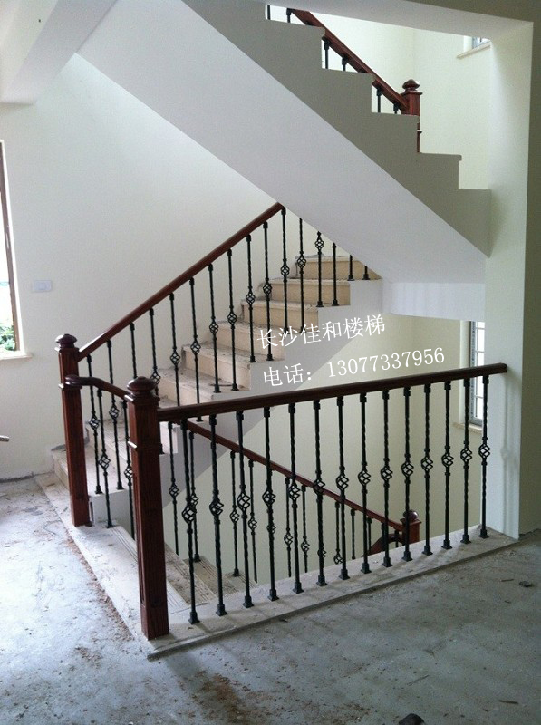 铁艺栏杆木扶手 长沙铁艺_周边服务栏目_jdzj.c