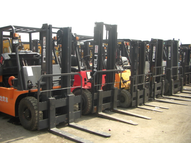 山东二手叉车市场 济南二手叉车价格_工程机械