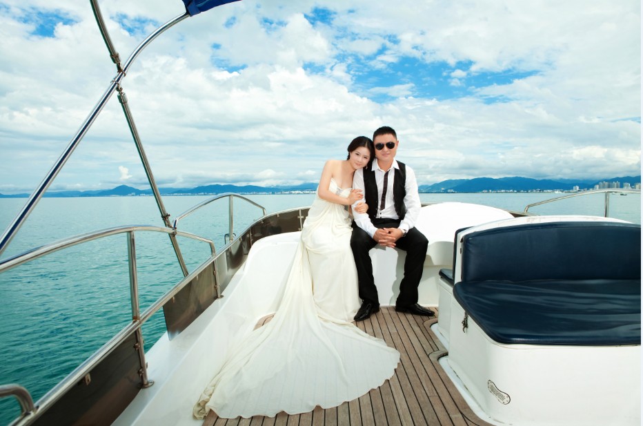 郑州拍婚纱照团购 哪家工作室拍的好_周边服务