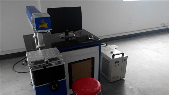 激光镭雕机半导体50W硬塑标刻_设备类栏目_