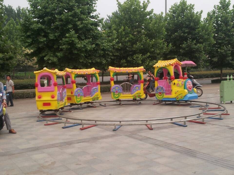 河北国龙游乐集团成立于2000年,是机器人拉车,充气城堡,小蹦极 碰碰车,蜘蛛塔,太空环,小火车,水上玩具,电子游艺机等生产,销售,研发为一体的正规专业化玩具生产厂家,经过多年的发展,公司现拥有各类专业技术人才30余人,经营场地近万平米,下属3个生产基地,并先后在河北,河南,重庆等地成立营销管理中心,下辖"开心,"乐尔乐",一龙科技三个品牌,已经形成全国连锁的格局;我厂产品以优异的质量,合理的价格,良好的售后服务,一直深受广大客户的欢迎,让您以最少的资金投入,获得最大的回报。目前,国龙游乐已经
