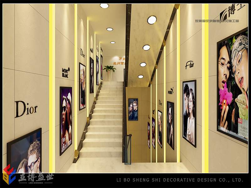 郑州立博盛世(4000661991)装饰公司眼镜店装修和眼镜店展柜制作订单日益火爆,为答谢新老客户的厚爱,立博特推出优惠月活动,11.1日~11.30日新老客户可享受8.8折、免运费、送展柜三重优惠活动,惊喜每天有! QQ:2437961196 咨询热线:400-066-1991 18037696261 0371-55158961 密度板也称纤维板,或MDF,是将原木脱脂去皮,粉碎成木屑,也就是以木质纤维或其他植物纤维为原料,经过高温、高压,施加适用的胶粘剂制成的人造板材。 密度板顾名思义,密度比一