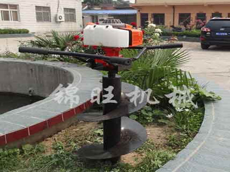 挖坑機