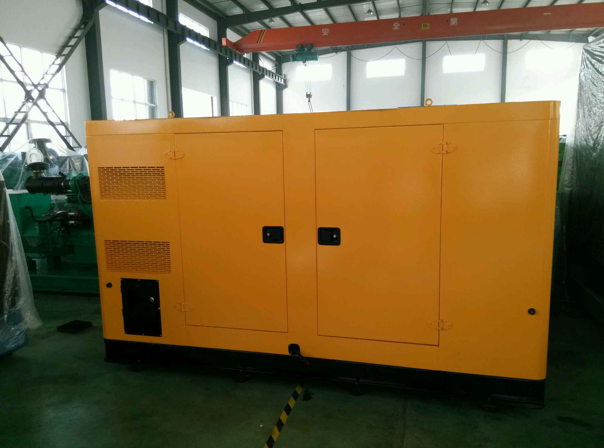 150KW靜音康明斯柴油發(fā)電機(jī)組