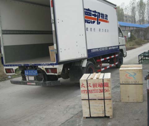 拍打式振动筛发货图片