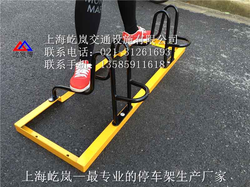 特点:圆笼自行车停车架车轮卡槽与底座可以进行拆卸及组装,方便运输.