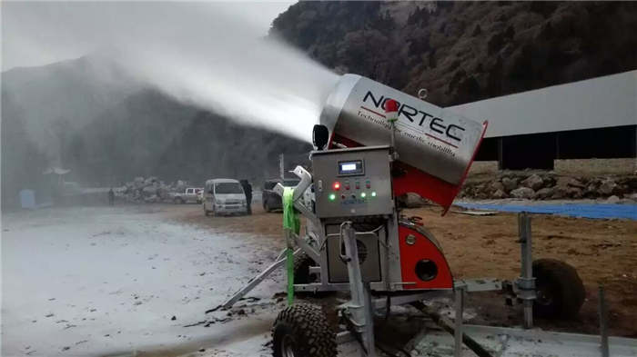 國(guó)產(chǎn)造雪機(jī)""