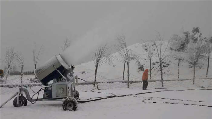 造雪機""
