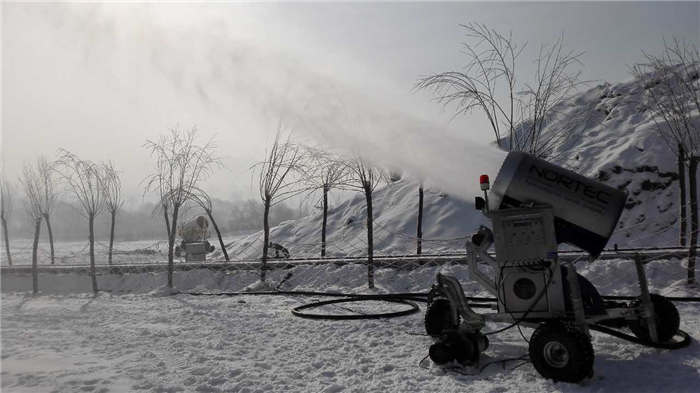 人工造雪機""