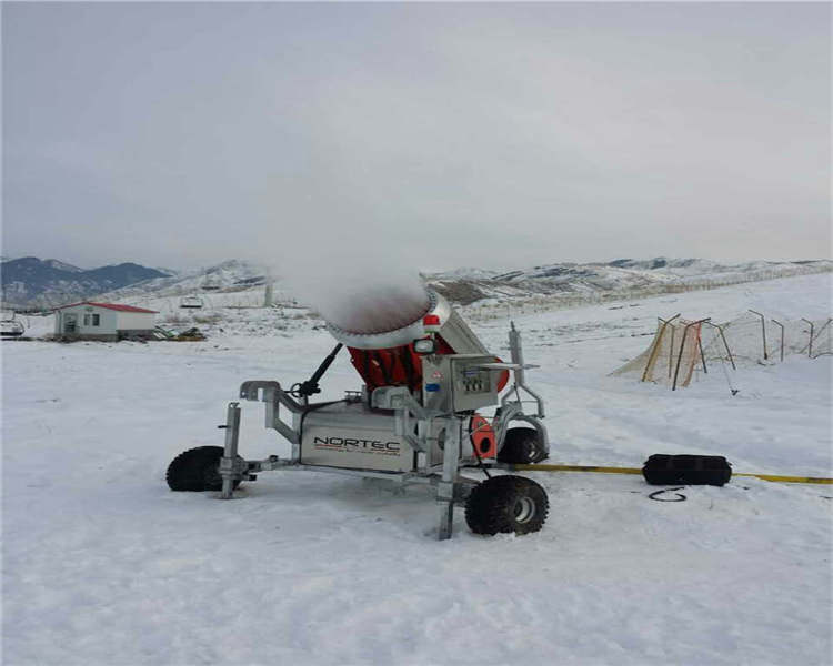 人工造雪機