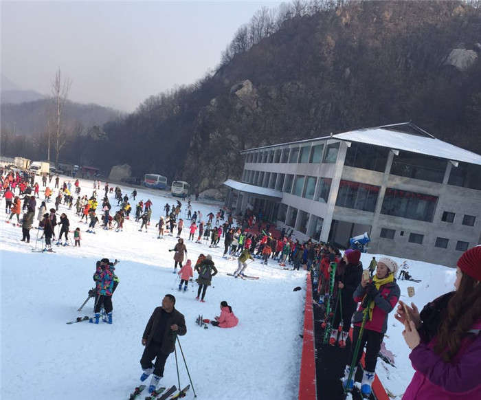 滑雪魔毯""