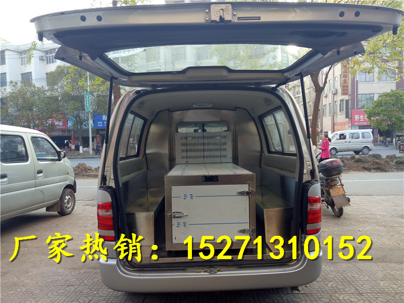 本公司现推出一款新型殡仪车产品,是专门用于尸体火化出殡礼仪