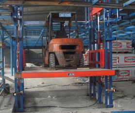 導(dǎo)軌式升降機(jī)