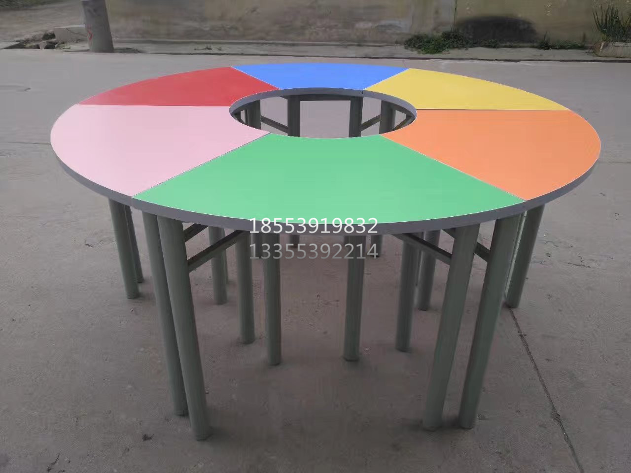 彩色學(xué)習(xí)桌