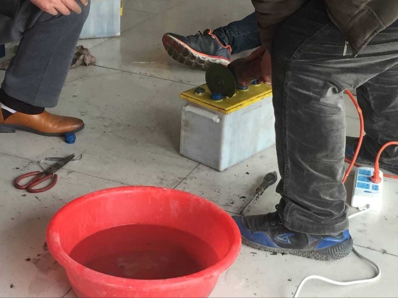 修复汽车电瓶加盟门店_能源\/新能源栏目_机电