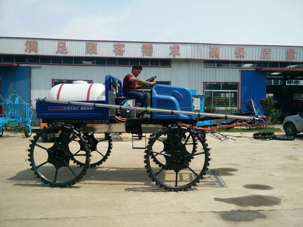自走式打藥機