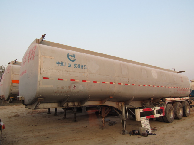 主要经营:各种二手油罐车 保温罐 柴汽油罐 37立方至60立方 货车