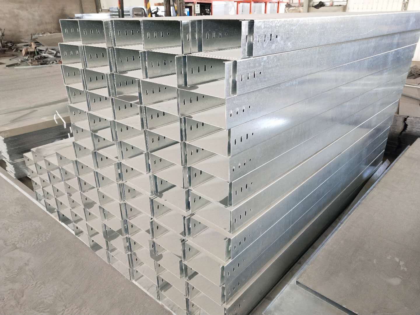 基建狂潮持续桥架行业如何抢占百亿市场？