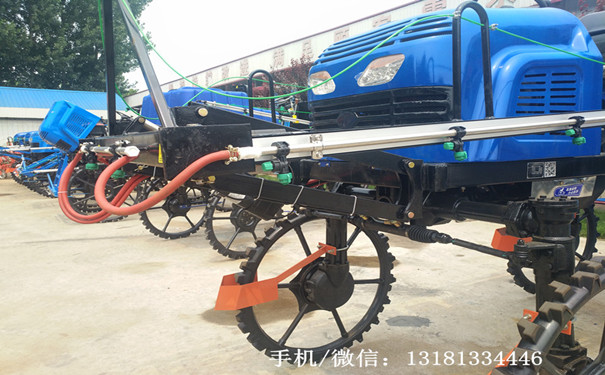 四輪打藥機