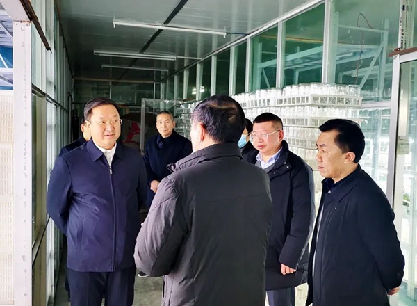 随后,在经开区二楼会议室座谈交流,杨超介绍了经开区关于规划定位