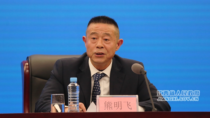 熊明飛.jpg