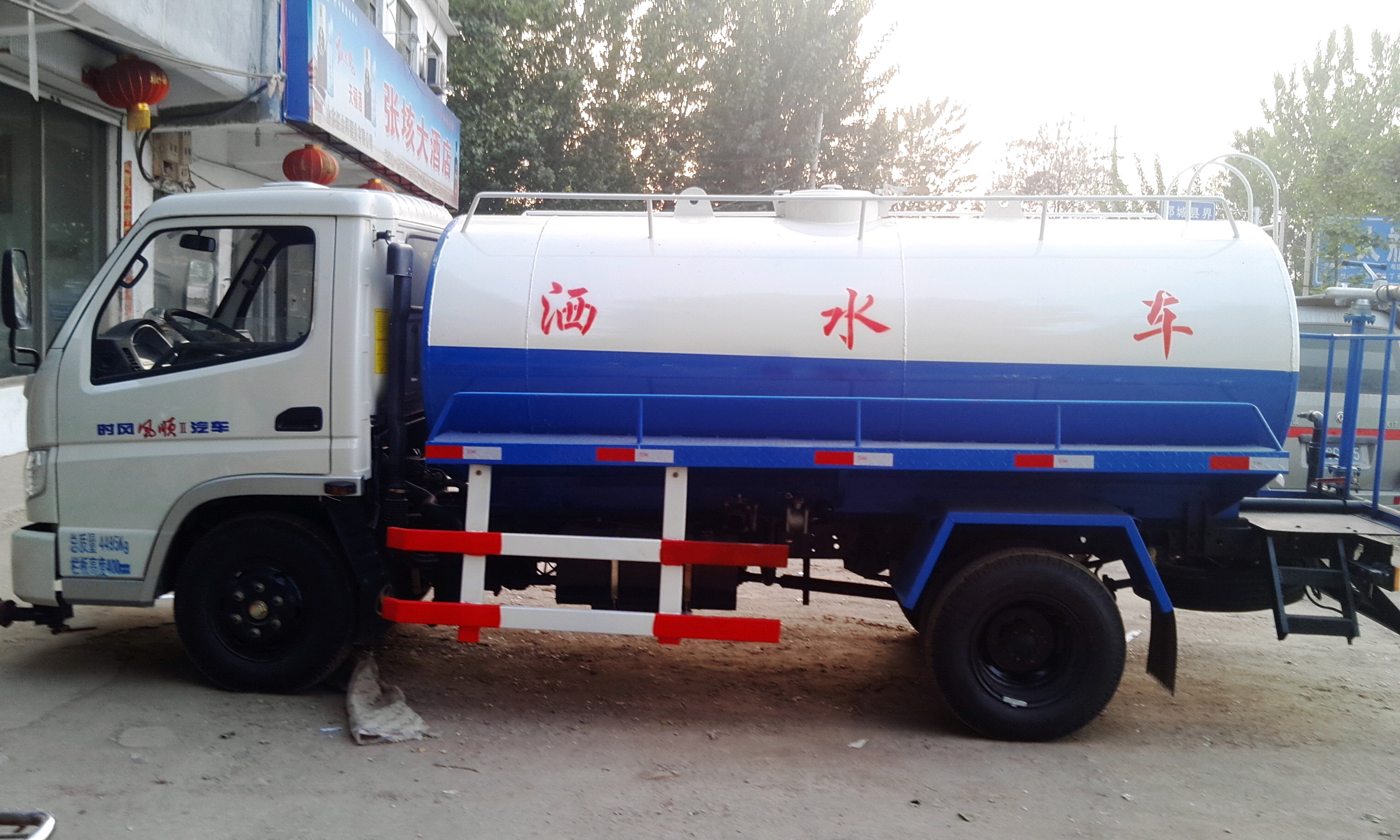 三轮吸粪车批发商