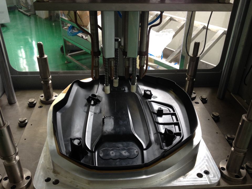 北京汽车格栅标牌热熔铆接