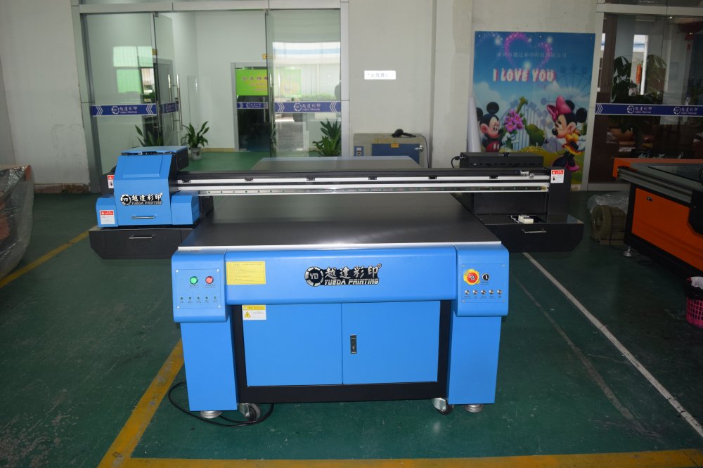 能在家装玻璃上彩印图案的机器设备