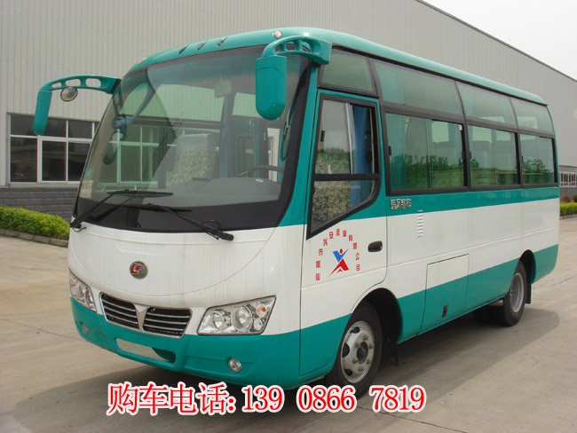 楚风牌尖头 5米8前后双门城乡村村通公交客车