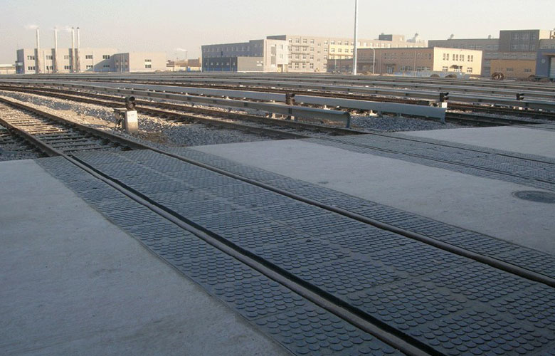 橡胶道口板价格,专用道口板,山东道口板哪里买