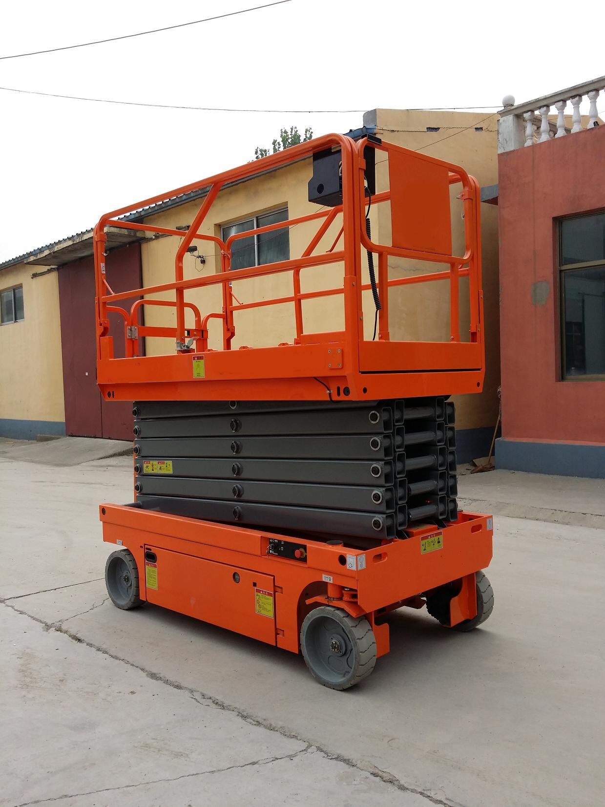 安徽遥控自行式升降机升降平台