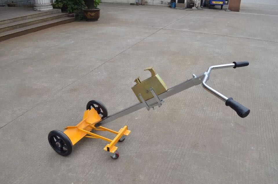 de450d两轮咬嘴式油桶搬运车 东莞机械式油桶车现货批发