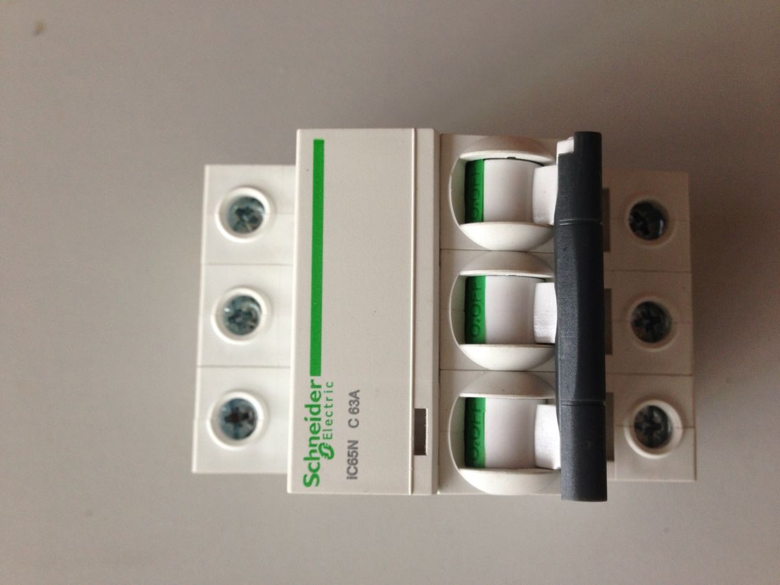 ic65n-c20a施耐德的断路器