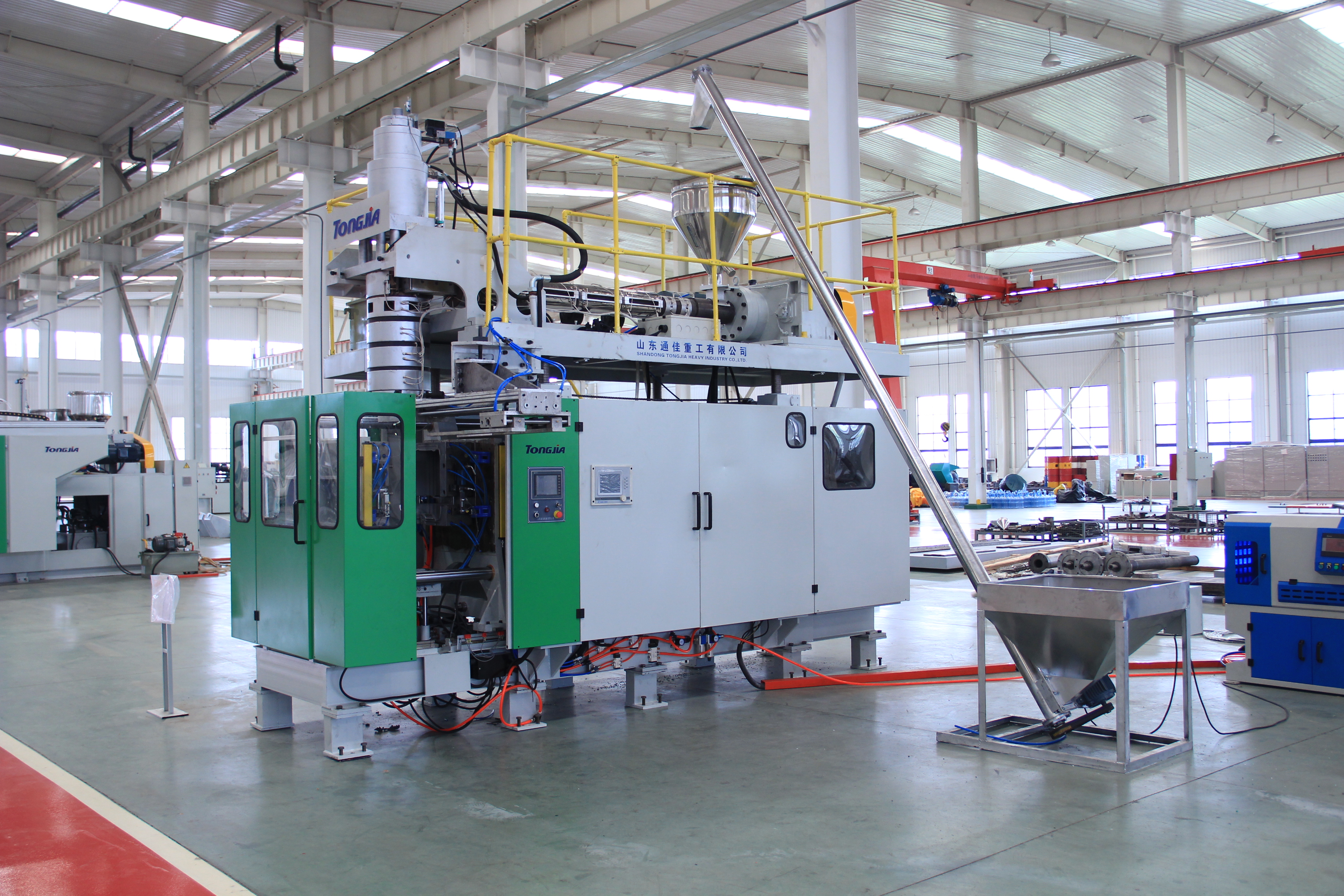 塑料吹塑水马围挡设备_塑料水马围挡生产设备