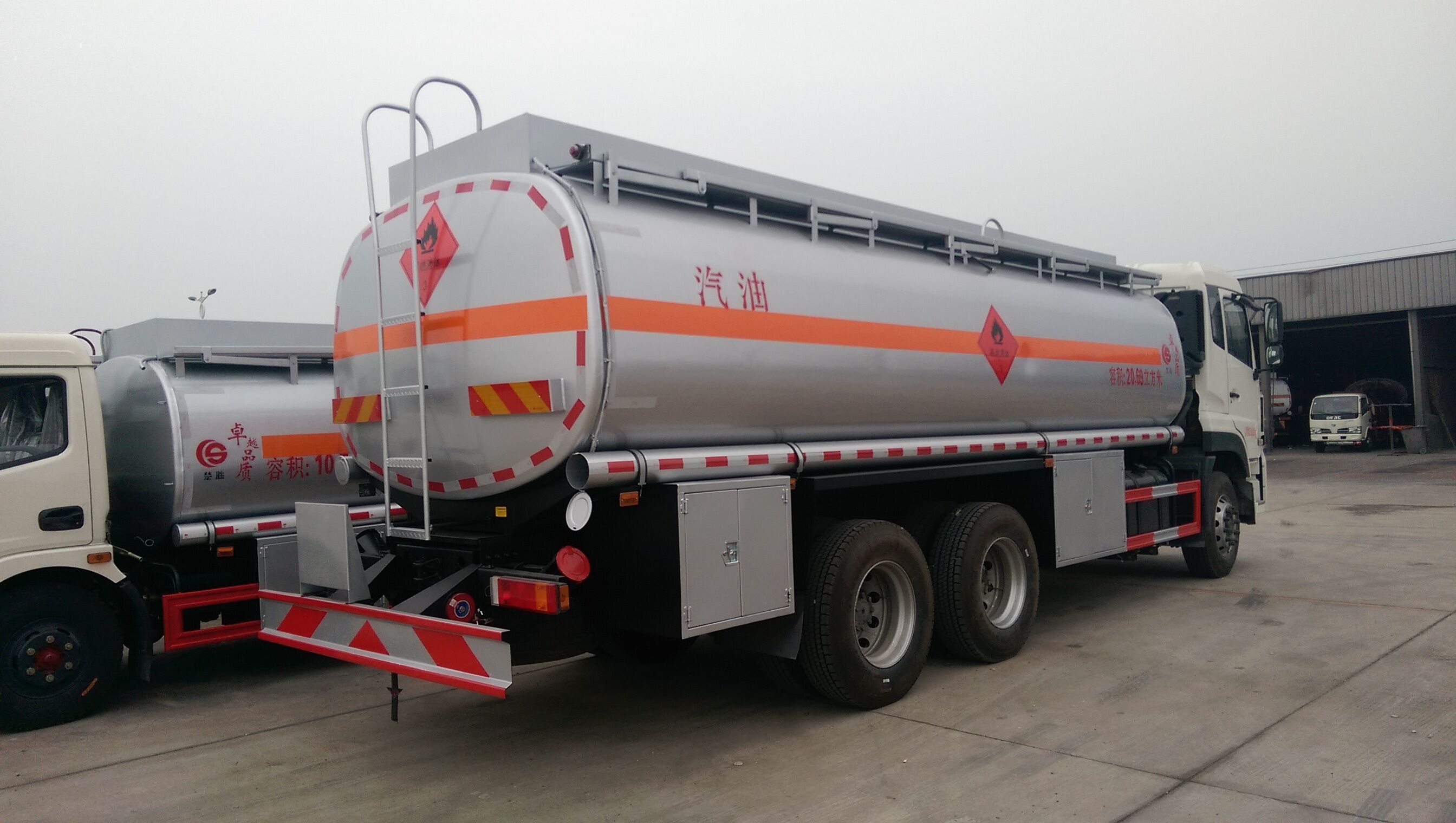 酒泉油罐车价格