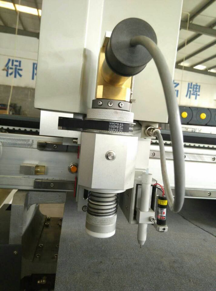 汽车脚垫振动刀切割机 真皮皮革震动刀切割机 刀片数控切割机