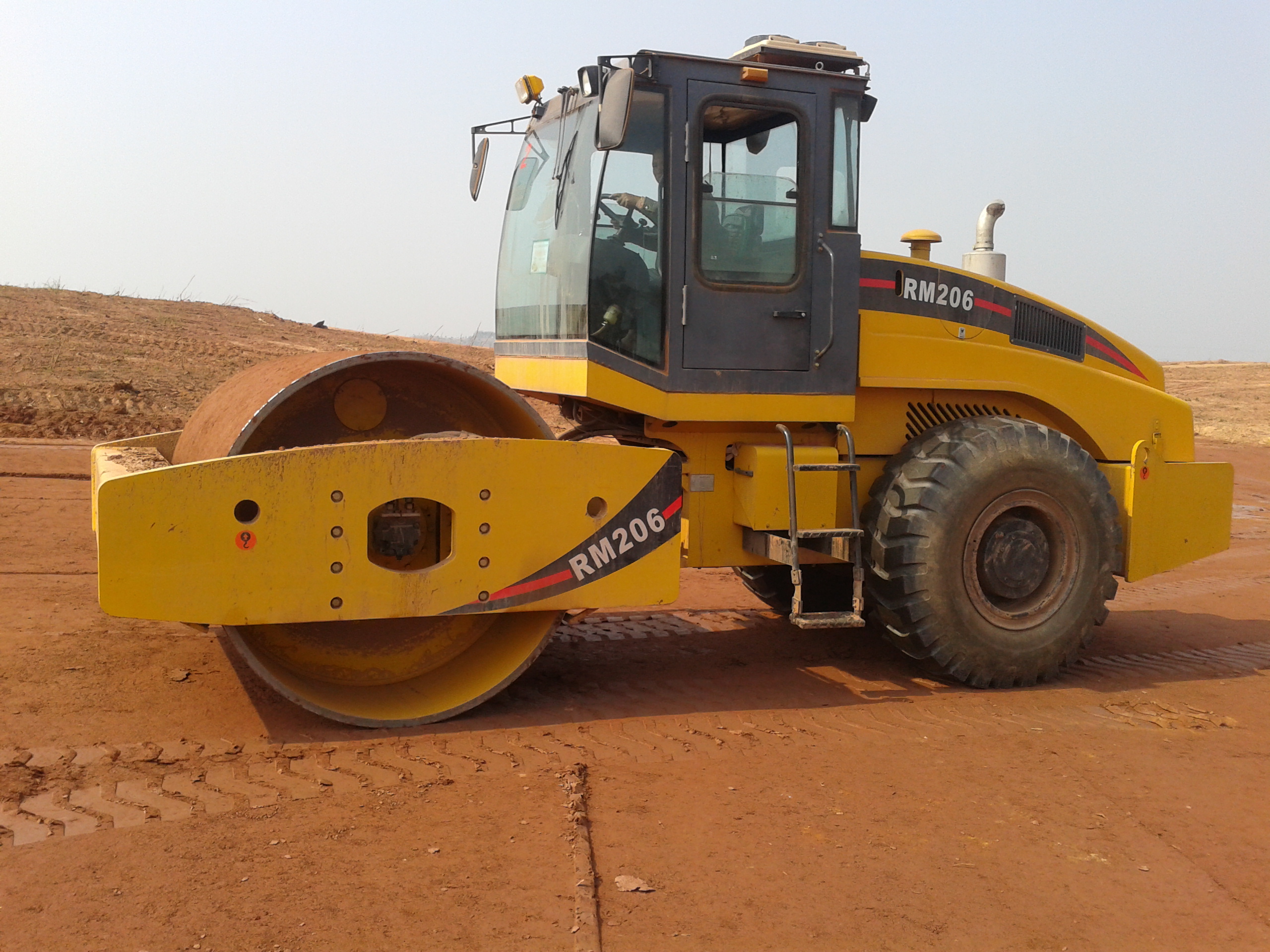 二手力士德压路机报价多少钱/转让_二手设备栏目_机电之家网