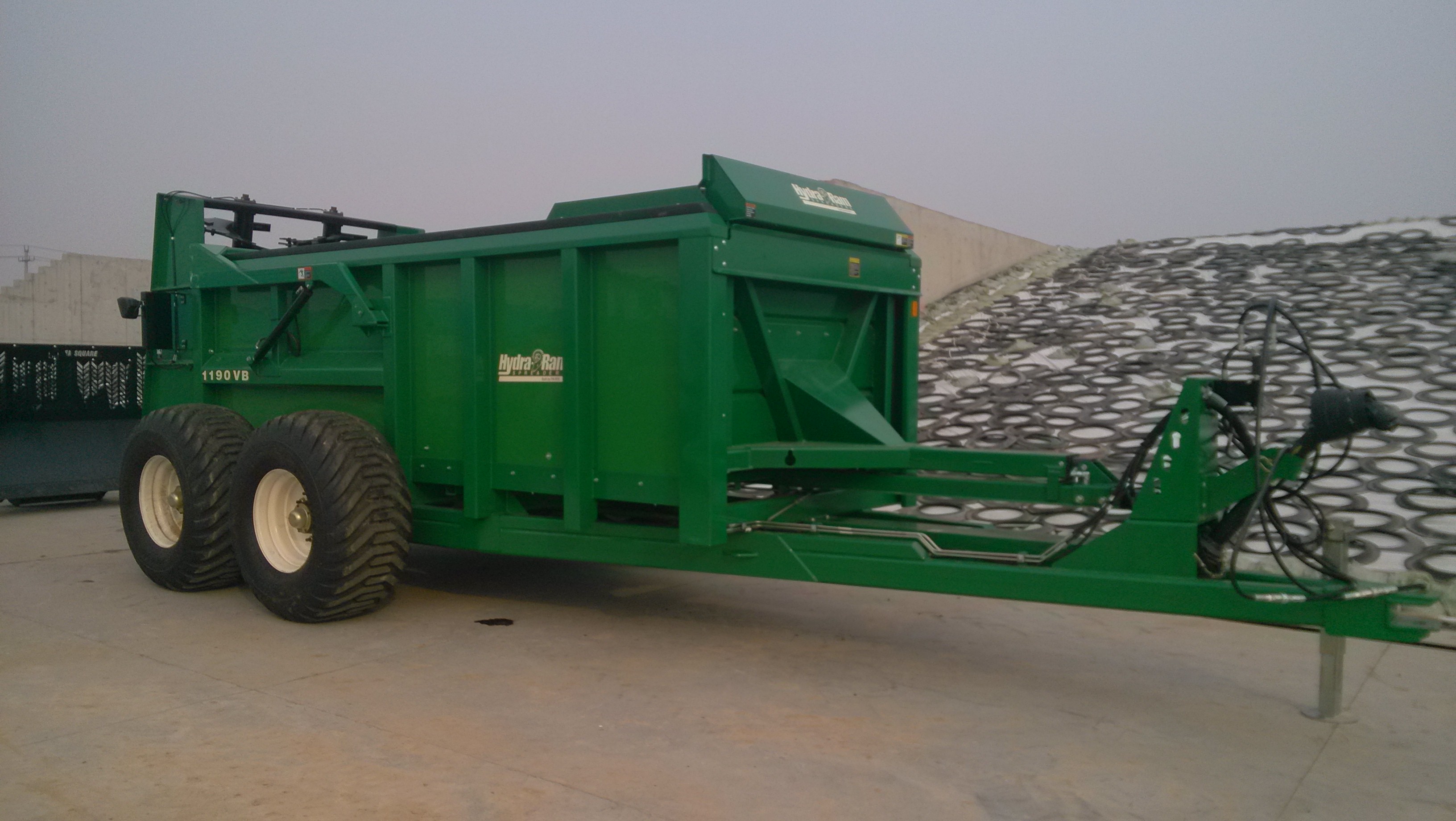 牧场用羊粪牛粪撒粪车报价