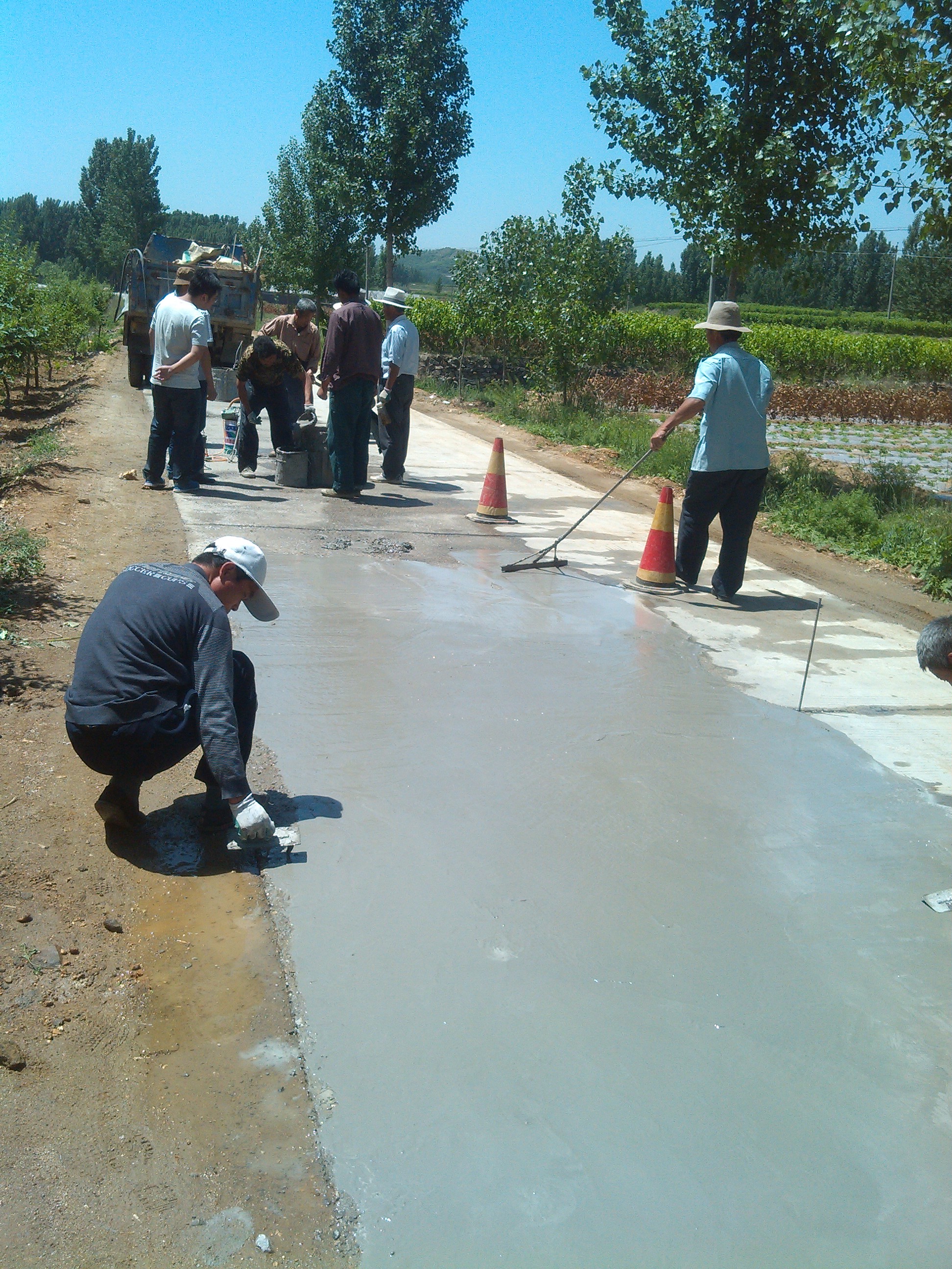 又具有无机材料耐久性的新型混凝土修补砂浆;抗压强度高,固化迅速,粘