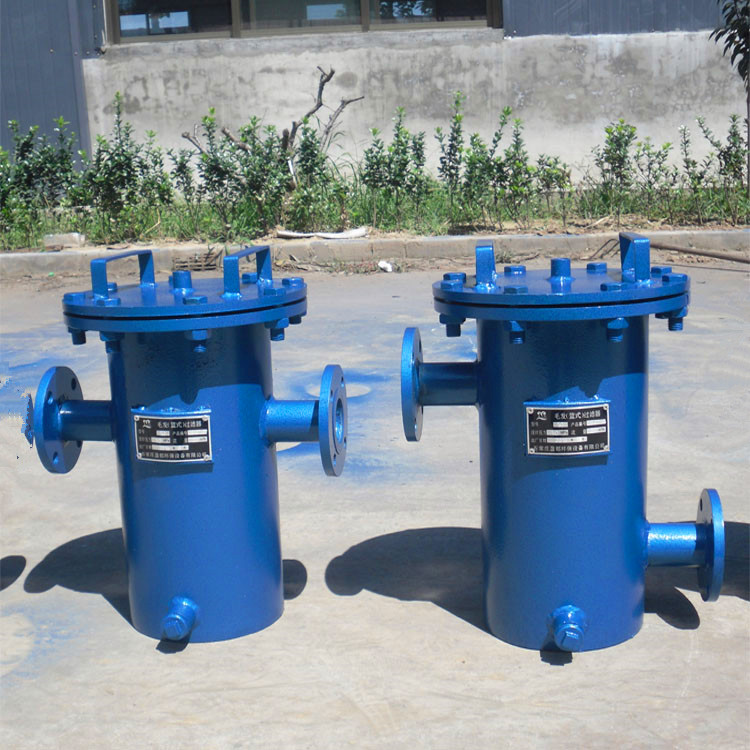 毛发过滤器安装在游泳池循环水泵吸水口之前,用于过滤池水中毛发