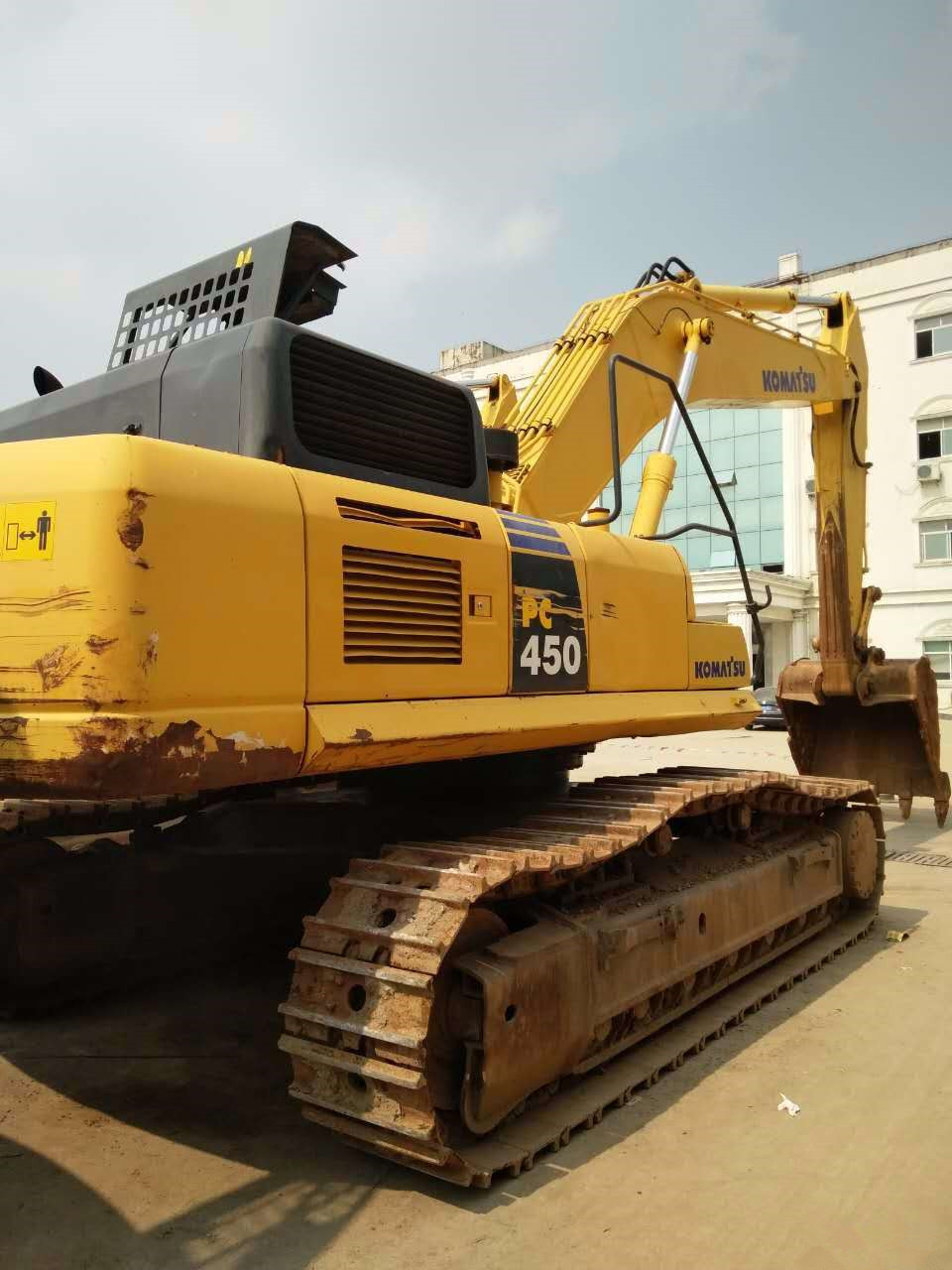 二手小松600挖掘机报价大概多少钱转让