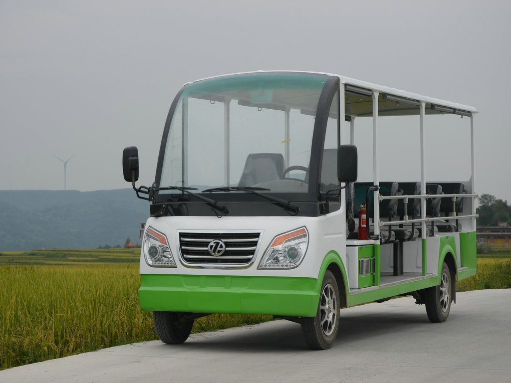 十四座燃油四轮观光车