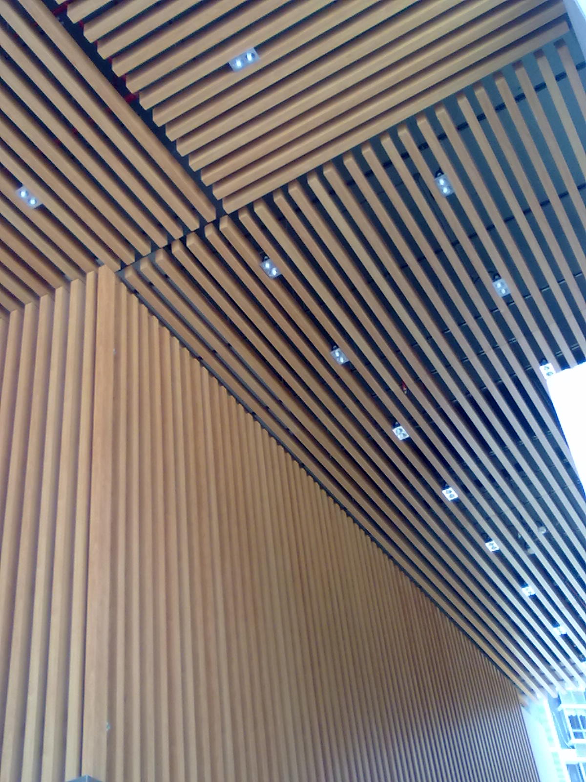 机电之家网 产品信息 建材 新型建材 >供应铝方通