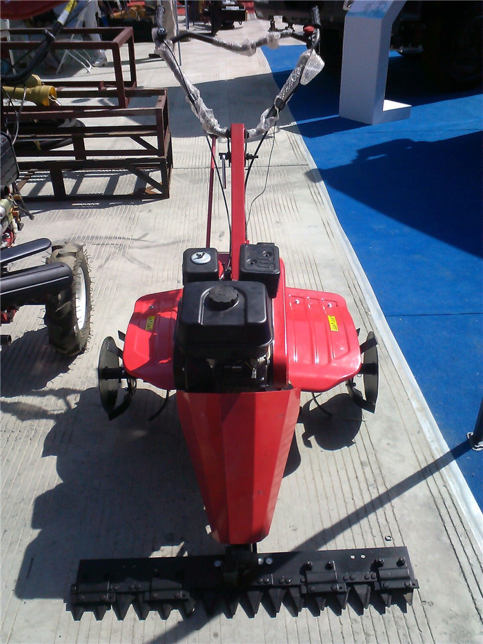 辽宁农用汽油割草机山地丘陵除草机手推式剪草机视频