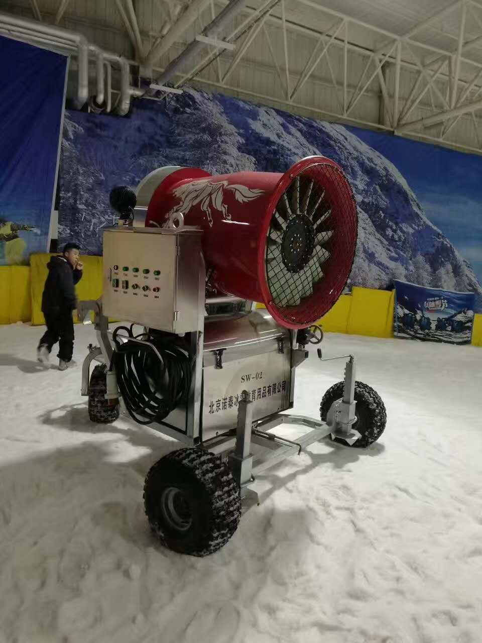 滑雪場高溫造雪機多少錢人工造雪機租賃價格